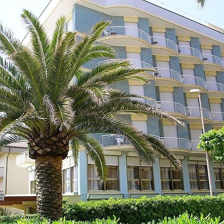 Hotel Boston Alba Adriatica Exterior photo
