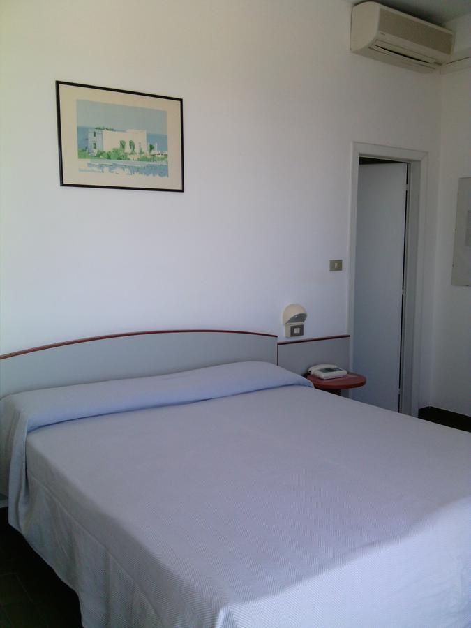 Hotel Boston Alba Adriatica Exterior photo