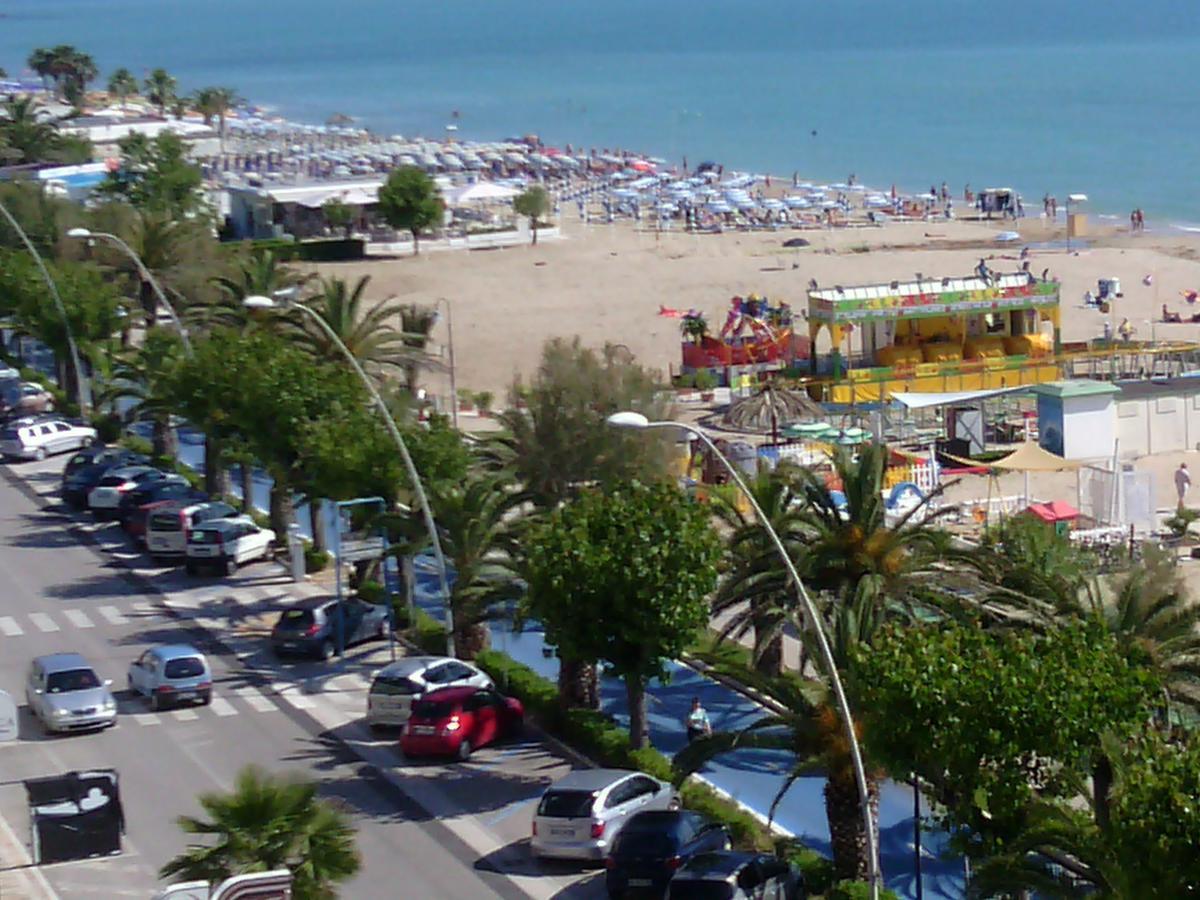 Hotel Boston Alba Adriatica Exterior photo